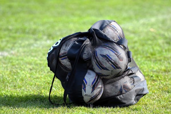 Un cadre du groupe professionnel du FC Chambly a été testé positif au covid-19. Le club de l'Oise a annulé son match amical contre Guingamp du 4 septembre.