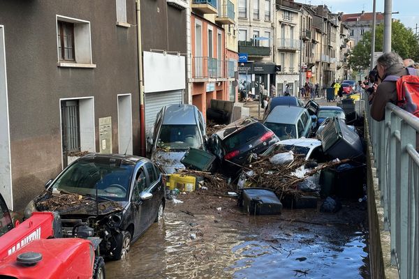 Au lendemain des terribles crues à Rive-de-Gier, les dégâts sont impressionants