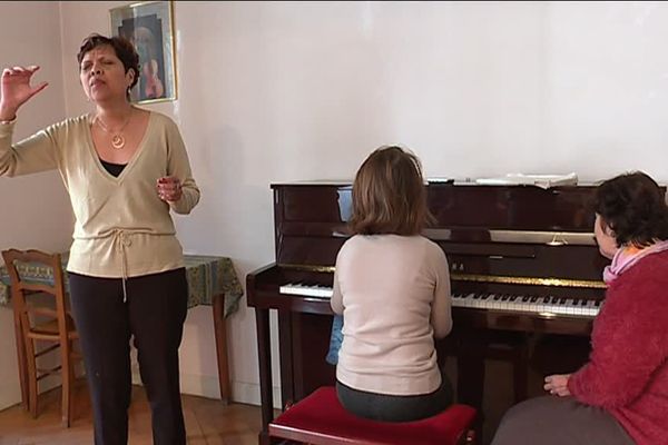 Chant et piano, la musique devient accessible à tous grâce à l'association.