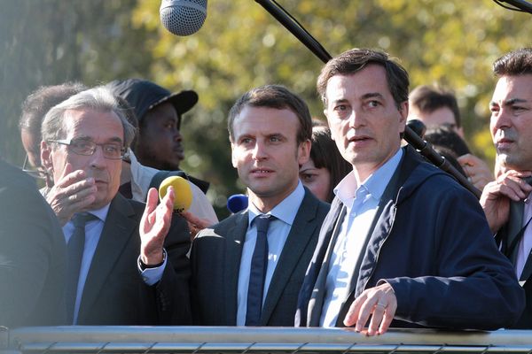 Alain Fontanel (à droite, ici le 4 octobre 2016), premier adjoint du maire PS de Strasbourg Roland Ries (à gauche) ira voter Emmanuel Macron (centre) le 23 avril. 