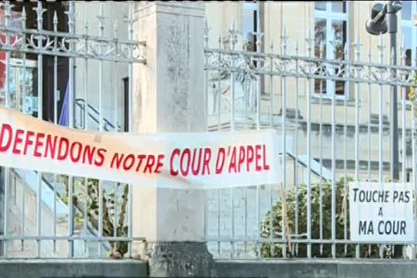 Devant le palais de Justice d'Agen ce 13 novembre 2017