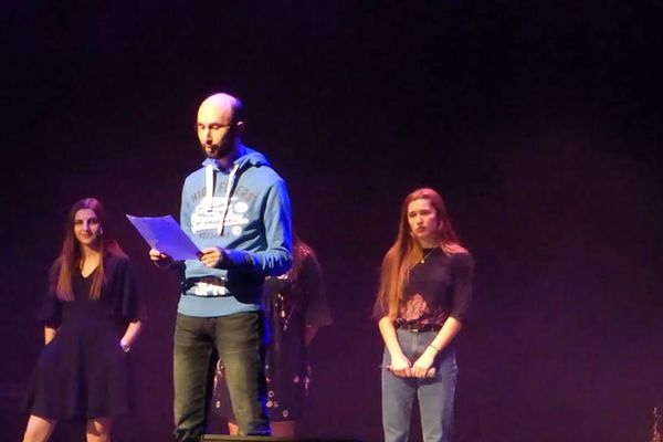 Julien Pellegrini et trois élèves présentaient cette année le Concert du coeur du lycée André Maurois de Bischwiller (Bas-Rhin). 