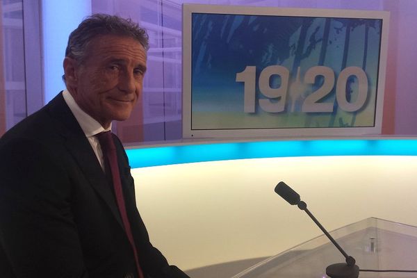 Guy Novès sur le plateau du 19/20 de France 3