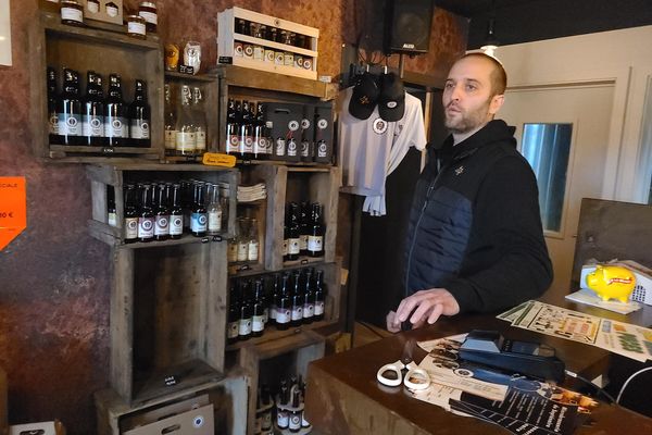 Sébastien Reutenauer propose plusieurs bières élaborées avec des matières premières locales