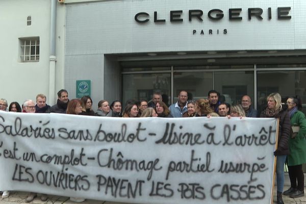 Les salariés de Clergerie manifestent à Roman-sur-Isère, le 13 novembre 2024.