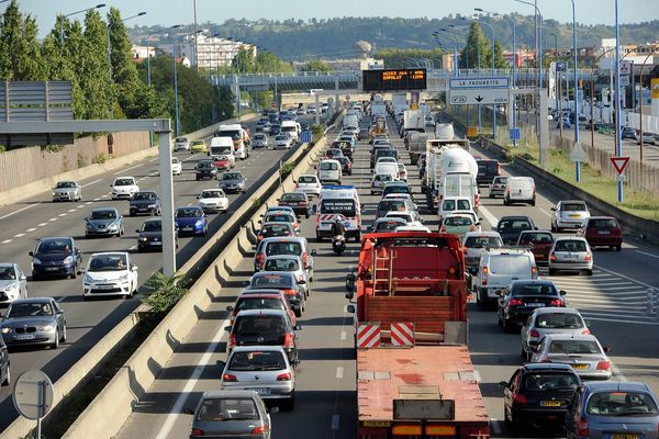 Le périphérique de Toulouse, heure de pointe.