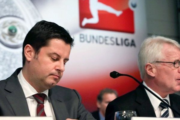 A gauche, Christian Seifert, président de la Bundesliga