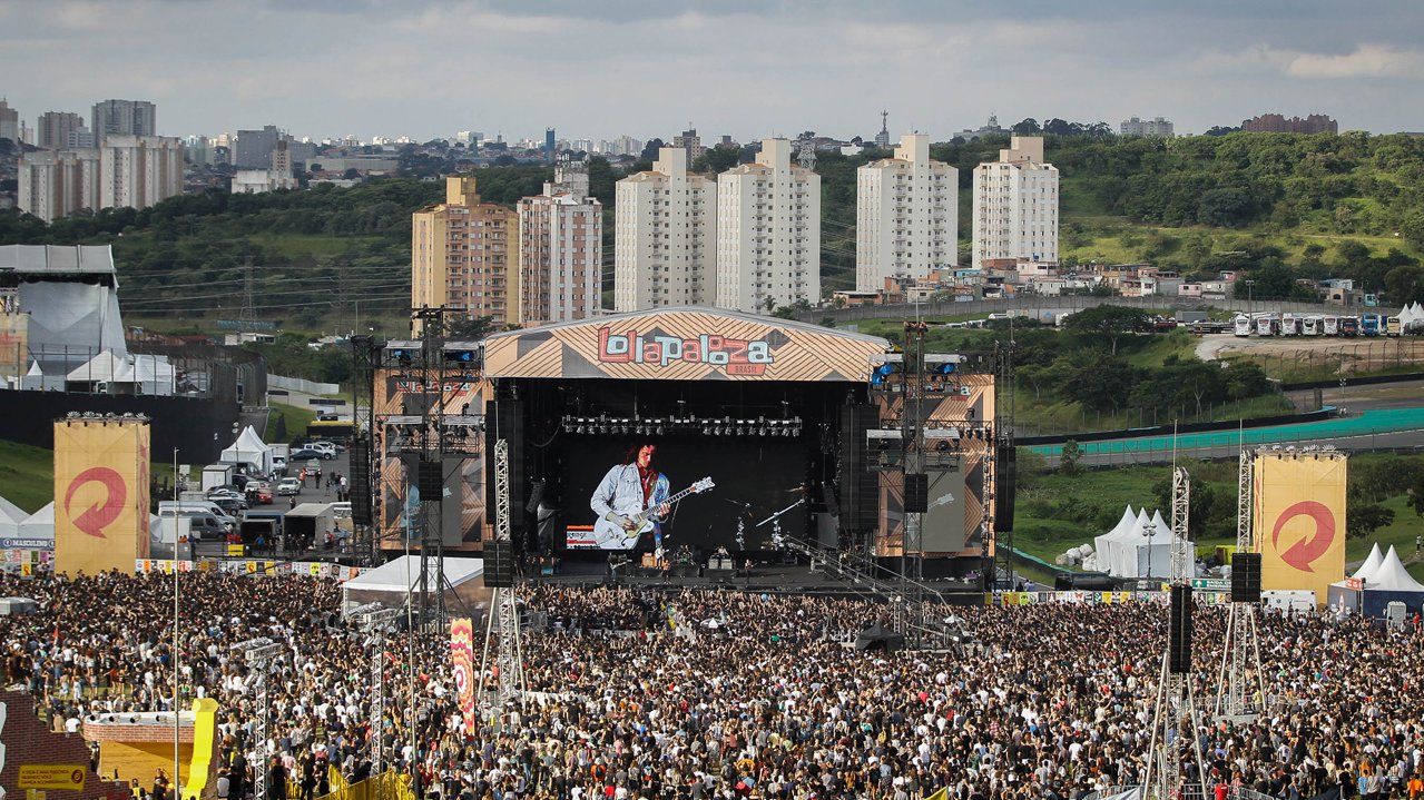 Lollapalooza, festival géant, est à Paris sur lhippodrome de Longchamp