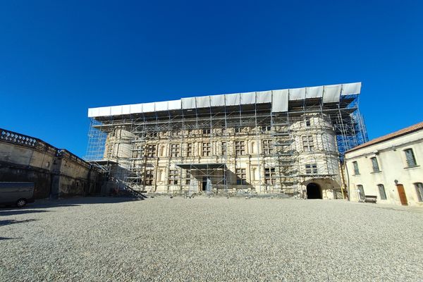 Les travaux de la toiture du château de Grignan s'achèveront en février prochain