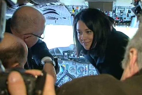 La ministre dans le cockpit du Concorde