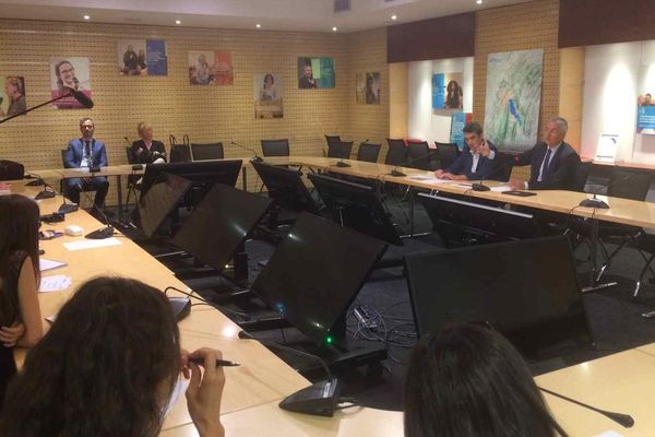 Jean-Luc Rigaut, président du Grand Annecy, en conférence de presse ce 1er août.