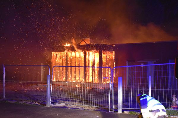 Un feu ravage les 250m2 des futurs locaux de la police municipale de Wittelsheim