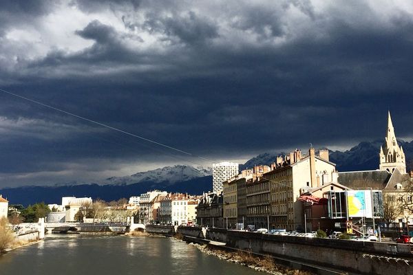 La pluie n'état pas tombée depuis 43 jours à Grenoble. (Archives)