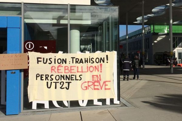 Mouvement de grève du personnel suivi à l'université Jean Jaurès de Toulouse contre le projet Idex. 