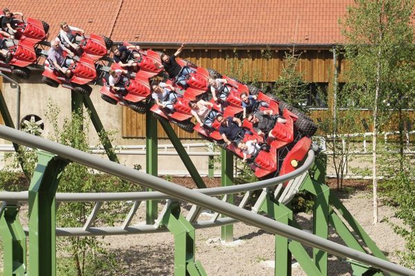 Le Pal est un parc zoologique et un parc d’attractions situé à Dompierre-sur-Besbre, dans l'Allier