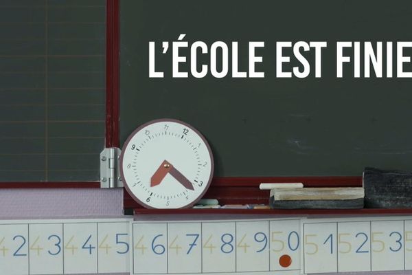 DOCUMENTAIRE. "L'école est finie" : quel avenir pour les enseignants ?