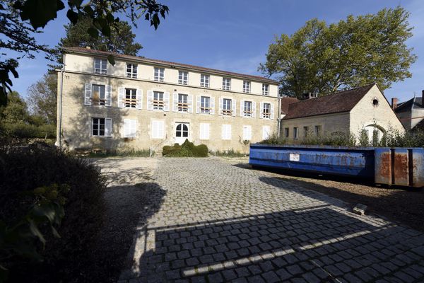 L'ancien bâtiment du restaurant l'Espérance est remis aux enchères mercredi 29 mai.