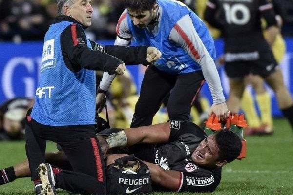 Selevasio Tolofua, victime d'une "plaie ouverte" à la jambe gauche dimanche en Top 14 lors du match  à Clermont