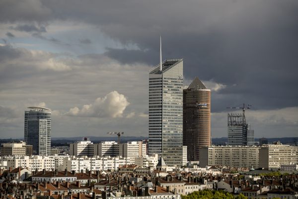 Un nouveau projet qui ne plait pas à l'ancienne municipalité de Lyon. "Nous on veut faire en sorte que l'on puisse travailler, avoir des loisirs et de la verdure mais cela reste la ville, pas les forêts qui peut exister dans le massif central" a-t-elle déclaré. 