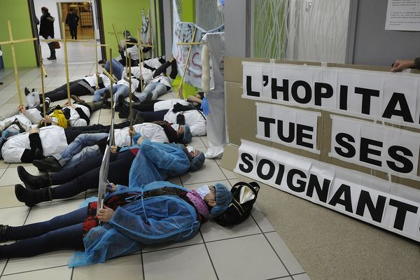 Grève du personnel des urgences au CHU de Clermont-Ferrand . C'était déjà en 2016 ....   