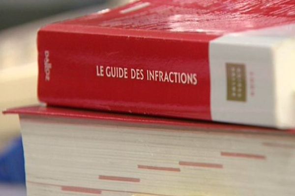 Les délégués du procureur mettent en œuvre, à la demande et sous le contrôle du parquet, les mesures alternatives aux poursuites pénales décidées par le parquet pour les infractions de faible gravité.