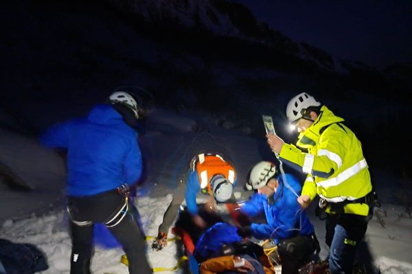 L'homme a perdu connaissance et se plaignait d'une très forte douleur au bassin