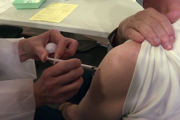 Le centre de vaccination de Gerland (Lyon, Rhône) doublera ses capacités d'accueil en une semaine.