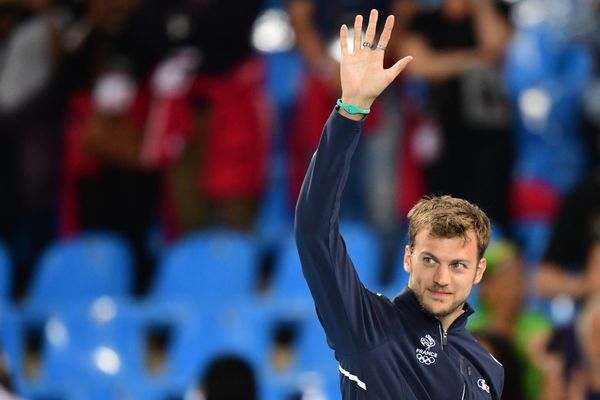 Christophe Lemaitre remportant la médaille de bronze sur 200 m, lors des JO de Rio, en 2016.