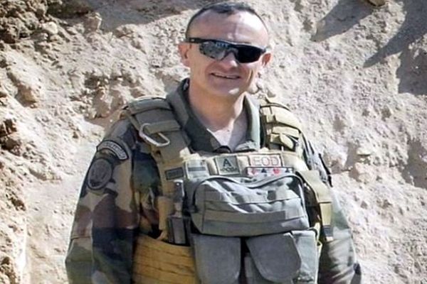 L'adjudant-chef Dejvid Nikolic est mort le 14 juillet 2014 alors qu'il effectuait une opération de reconnaissance dans le nord du Mali, selon l'Elysée.