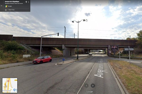 L'accident s'est produit sur l'avenue de la République, à hauteur du pont de l'A1.