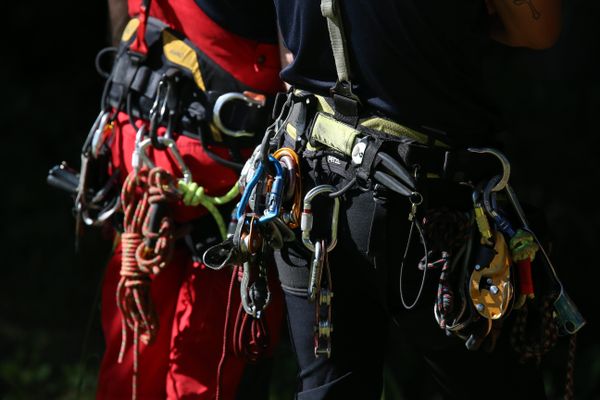 Les pompiers du GRIMP sont formés aux interventions atypiques et ont un matériel permettant d'escalader ou de descendre dans des lieux exigus.