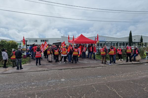 Le piquet de grève ce mardi 8 octobre dans l'entreprise adaptée APF21