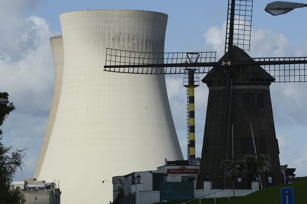 Deux réacteurs de la centrale nucléaire de Doel, près d'Anvers, sont à l'arrêt.