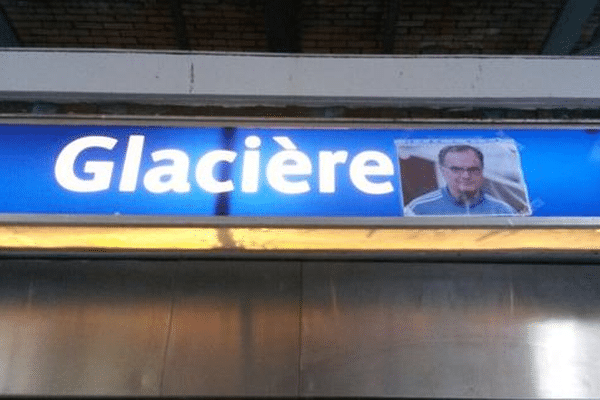 L'entraîneur de l'OM, Marcelo Bielsa, s'est retrouvé affiché dans le métro parisien.