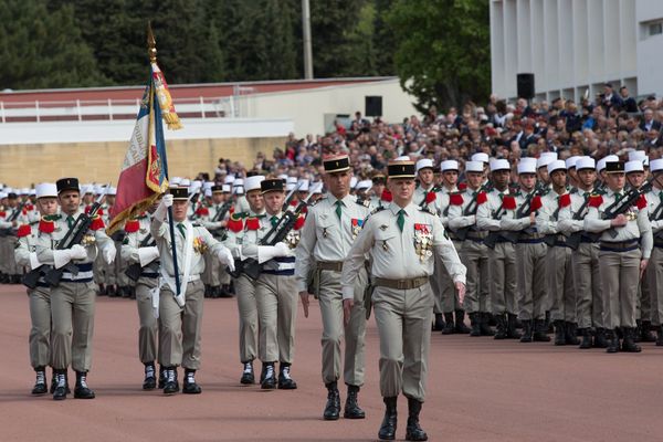 Le défilé durant la commémoration de la bataille de Camerone