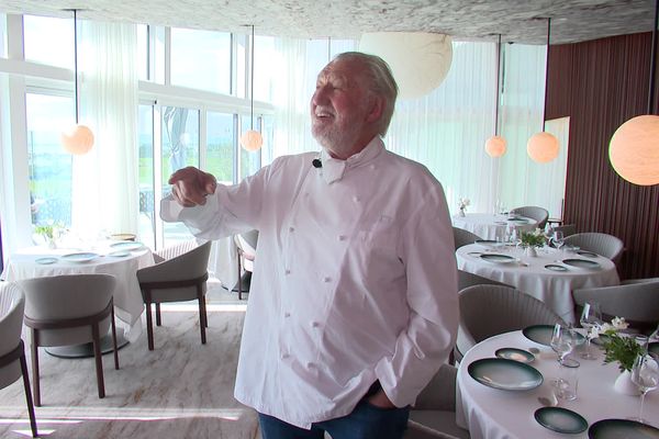 Pierre Gagnaire dans la nouvelle salle du Gaya de Chatelaillon