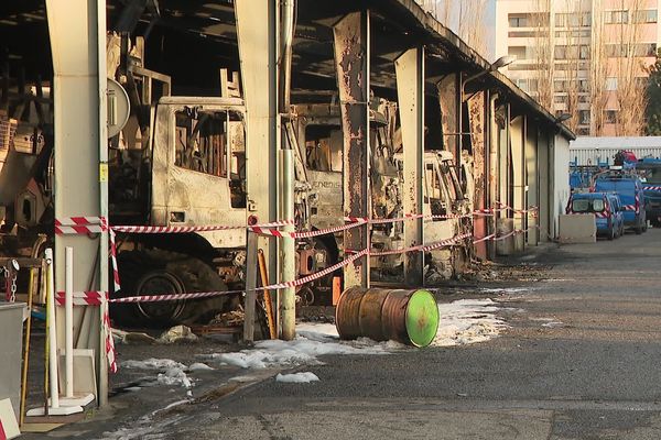 11 véhicules détruits et 2 endommagés dans l'incendie criminel d'un bâtiment Enedis