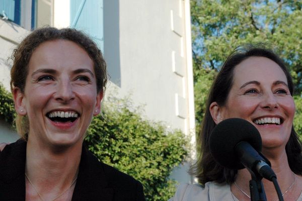 Delphine Batho et Ségolène Royal au soir du 2e tour des élections législatives 2007 : le temps de la complicité