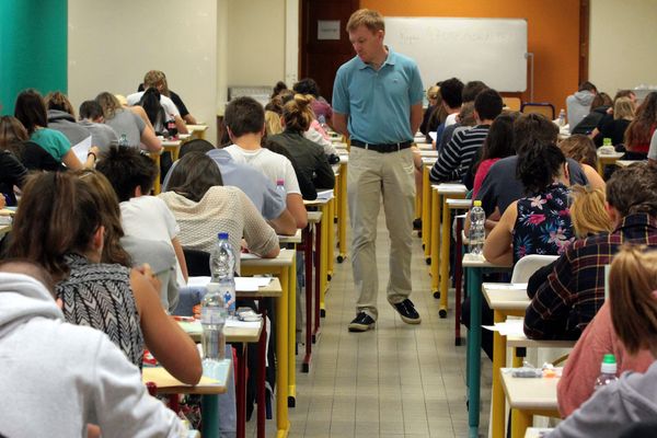 Les épreuves du Bac général 2014 ont démarré lundi par la philo