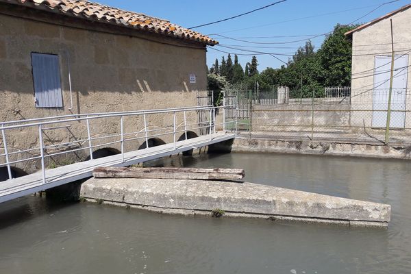 Le partiteur du merle, ouvrage unique de gestion de l'eau dans la Crau