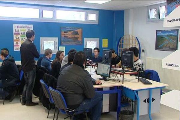 Atelier d'écriture au lycée Saint-Charles à Orléans (Loiret).