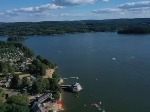 Le lac des Settons fait partie des Grands lacs du Morvan.