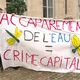 Les militants anti méga bassines ont déployé cette banderole devant la Cour administrative d'appel de Bordeaux