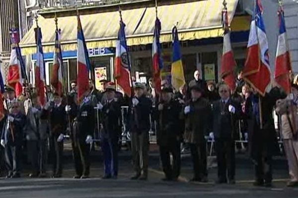 La cérémonie du 11 novembre s'est déroulée lundi matin place Delille à Clermont-Ferrand.