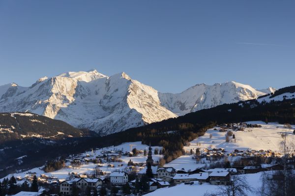 Combloux, en Haute-Savoie. De fortes chutes de neige sont attendues de jeudi à vendredi sur les sommets des Alpes du Nord.