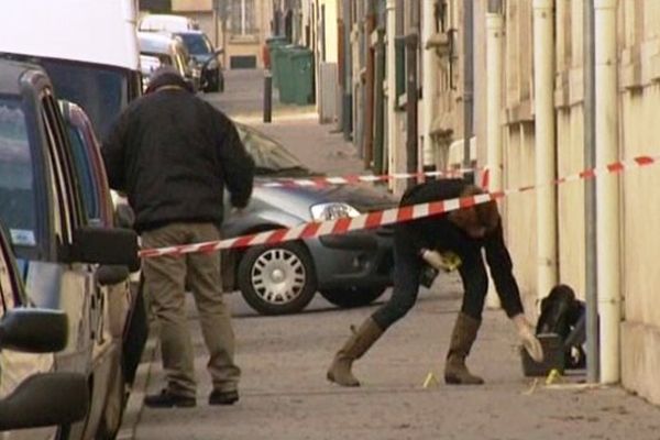 Les enquêteurs sur les lieux de l'agression de Grégory L'Homme le 3 janvier 2010.