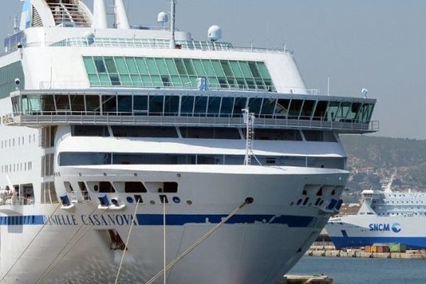 ILLUSTRATION - Navires de la compagnie SNCM à quai dans le port de Marseille 