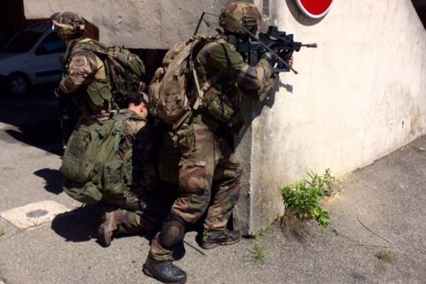 Le 3ème RPIMa s'entraîne dans l'ancien hôpital de Carcassonne - 12 mai 2016