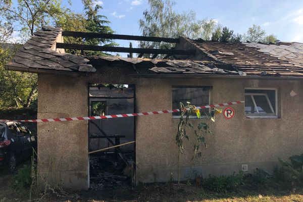 Le feu a détruit une partie de la buanderie de l'abbaye de Ligugé (Vienne)