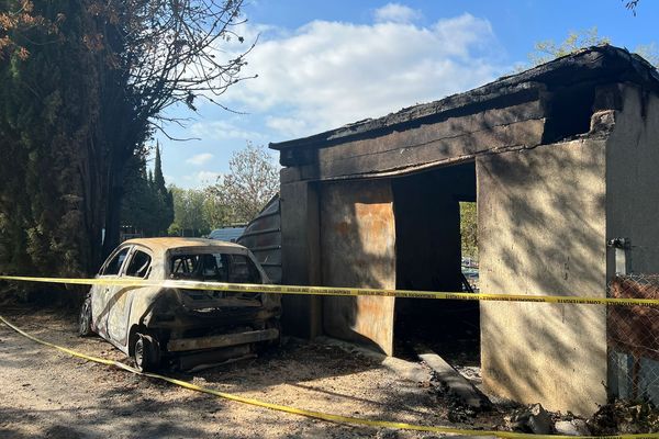 Les sapeurs-pompiers des Pyrénées-Orientales étaient intervenus pour une maison en bois en feu, le 21 septembre 2023.